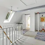 4 Bedroom Lovely In Holiday home *