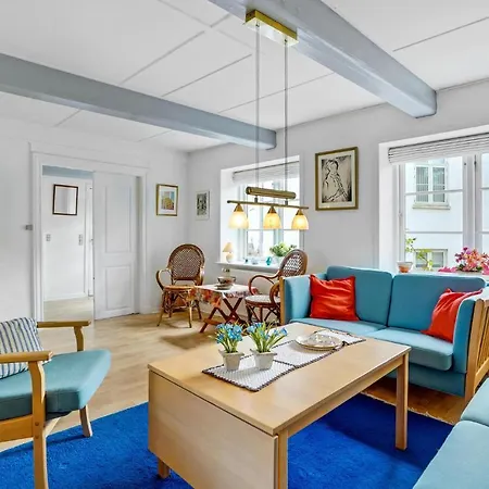 度假居 4 Bedroom Lovely In 岑讷