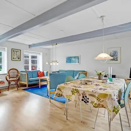 度假居 4 Bedroom Lovely In