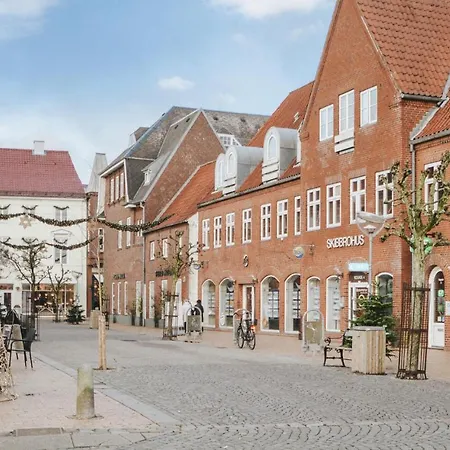 4 Bedroom Lovely In 度假居 *