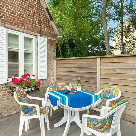 4 Bedroom Lovely In Casa de Férias Tønder