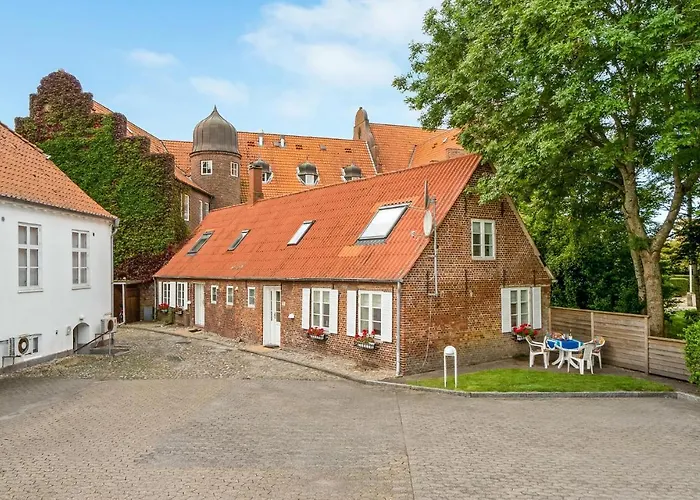 4 Bedroom Lovely In *