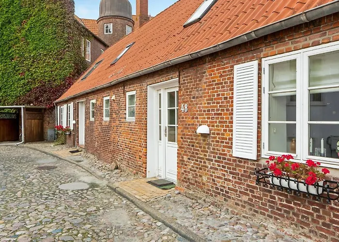 4 Bedroom Lovely In Nyaraló Tønder