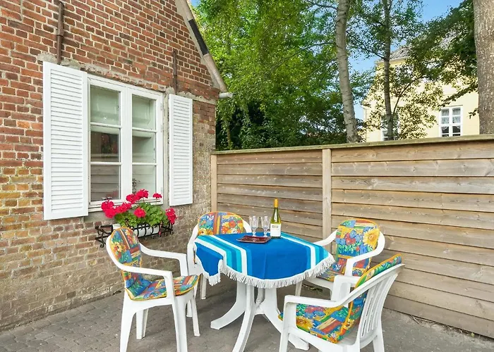 4 Bedroom Lovely In Nyaraló Tønder