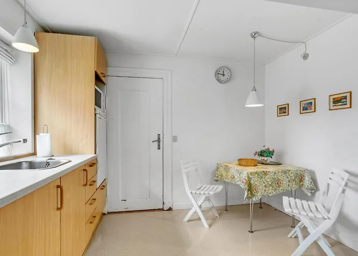 4 Bedroom Lovely In Nyaraló